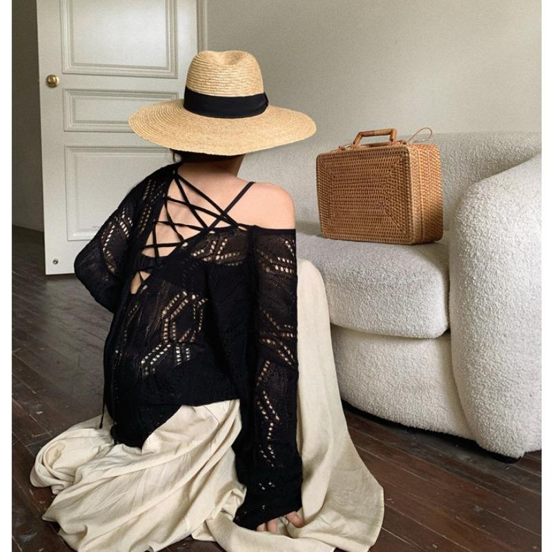 Summer New Long Sleeve Knitted Casual Sunscreen Shirt Women Fashion V Neck Hollow Out Tops Sexy Backless Blouses Women Lace-up Slim Lady Shirts 26592