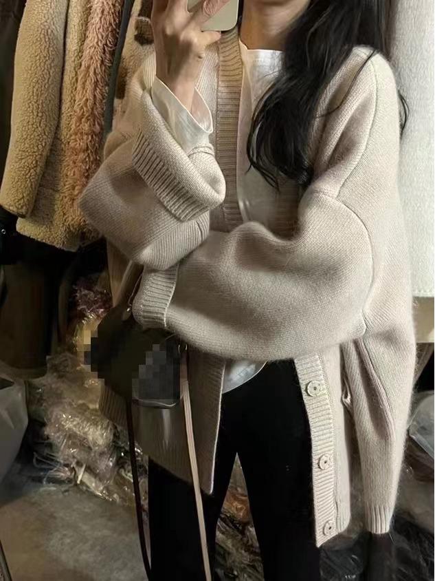 

Autumn/Winter 2025 Retro Loose Knit Cardigan Sweater - Women s Casual Korean Style One Size бежевый/серый