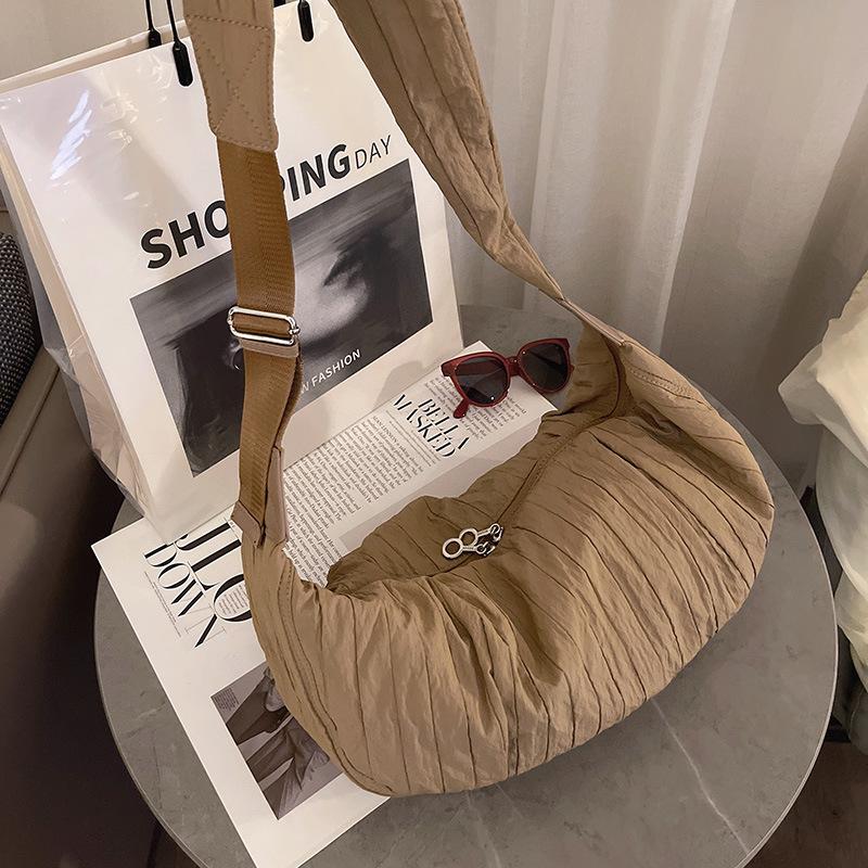 

Niche nylon underarm autumn and winter shoulder crescent bag French women s underarm bag crossbody saddle bag