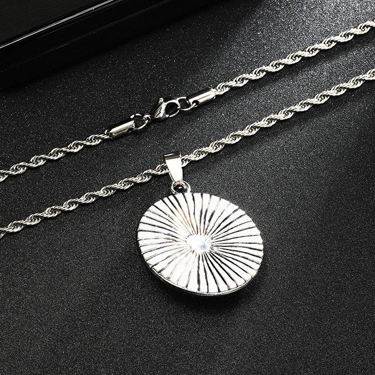 Round Tag Lion Head Three-dimensional Pattern Retro Street Aggressive Titanium Steel Twist Chain Jewelry Pendant Necklace