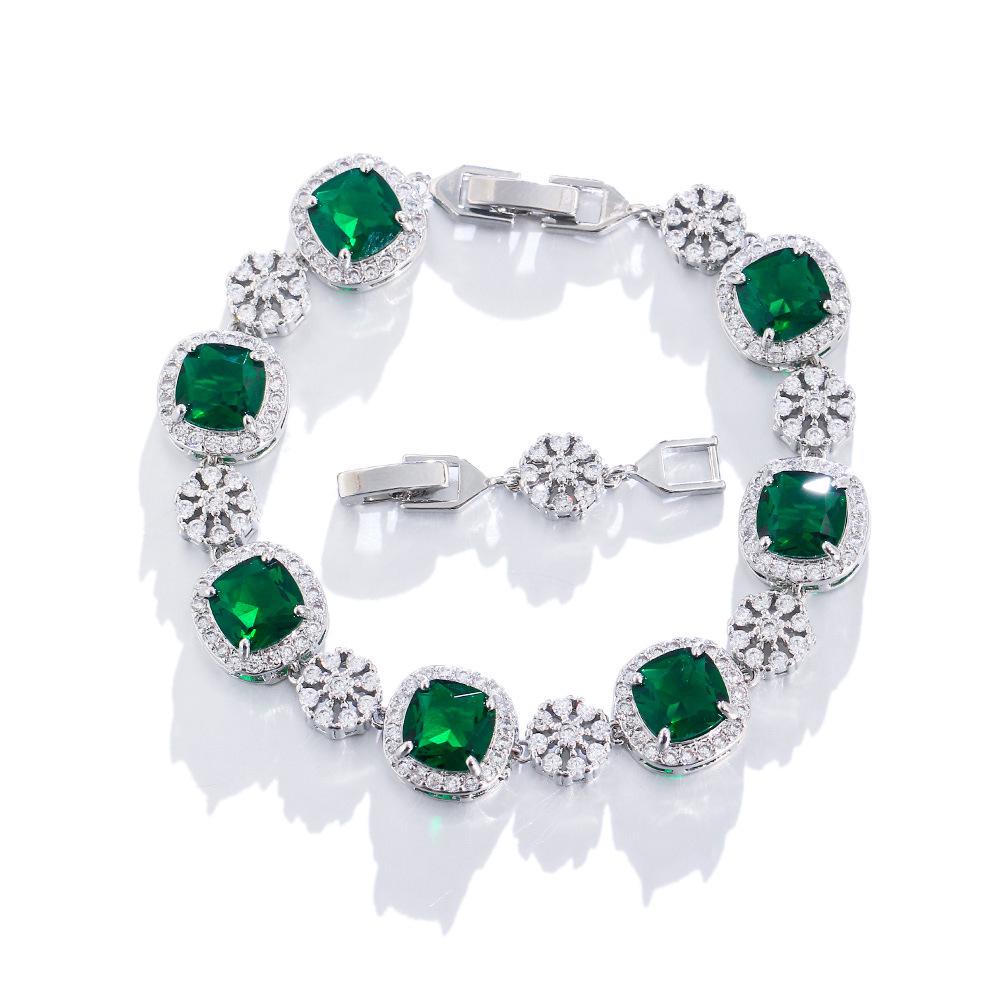 

Квадратный браслет-самоцвет с микропаве из циркония зелёный