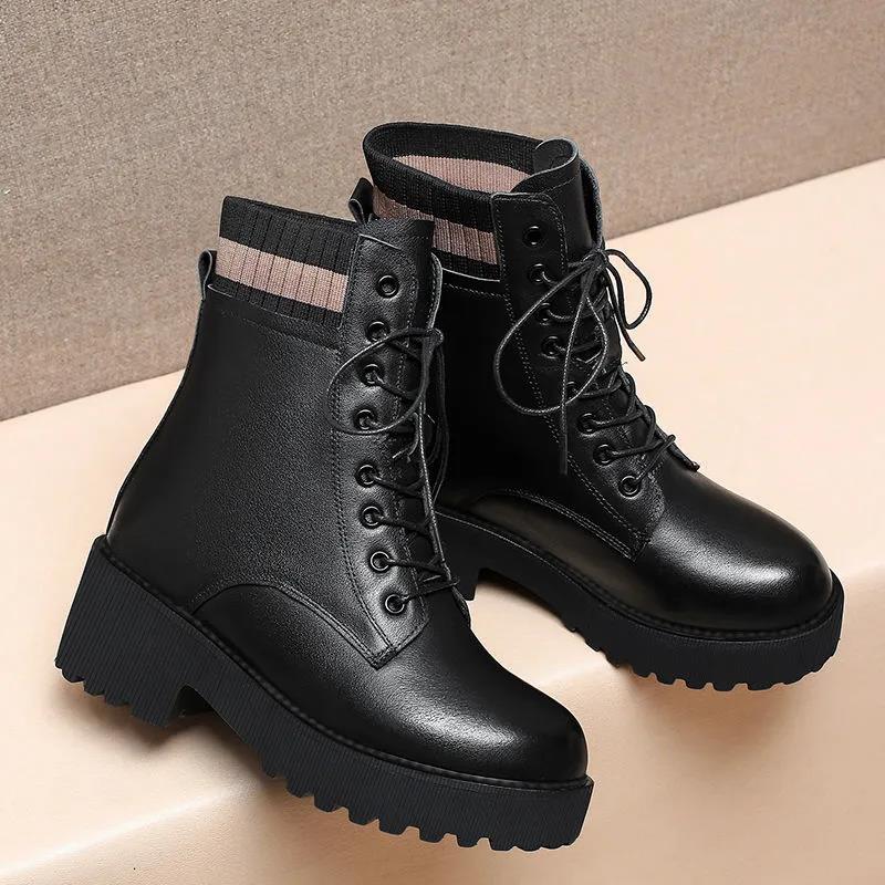 Stivali Stivali corti coreani da donna stile britannico Stivali da neve tutti abbinati con suola spessa Stivali in pelle da donna