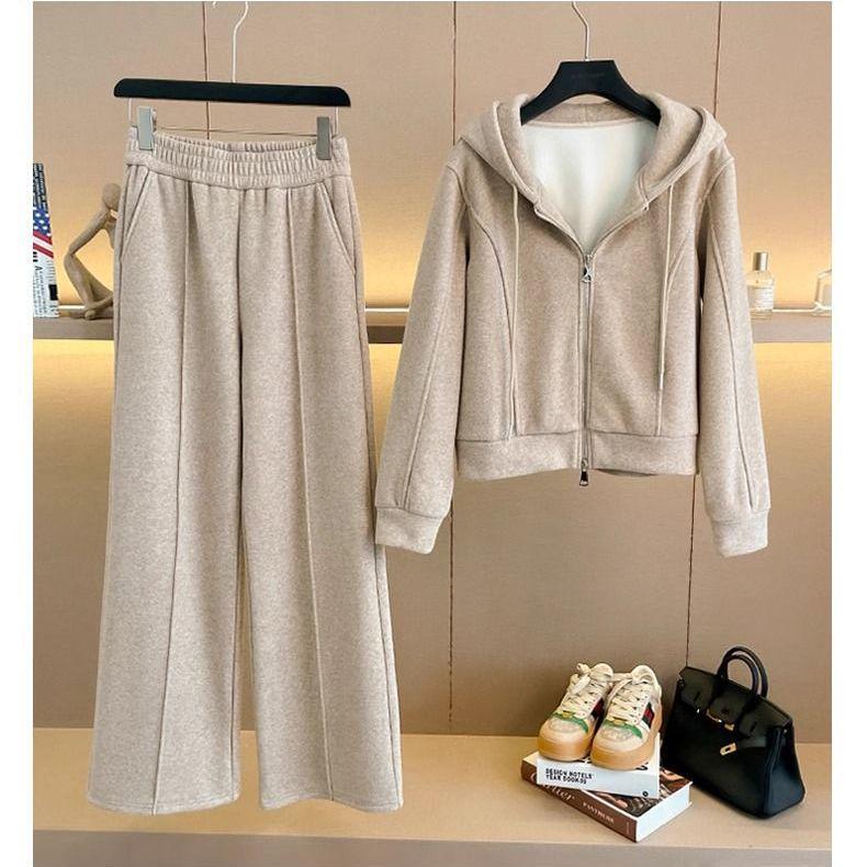 Dámská fleecem podšitá ležérní sportovní souprava - Mikina s kapucí a kalhoty se širokými nohavicemi, Kolekce podzim/zima 2025.