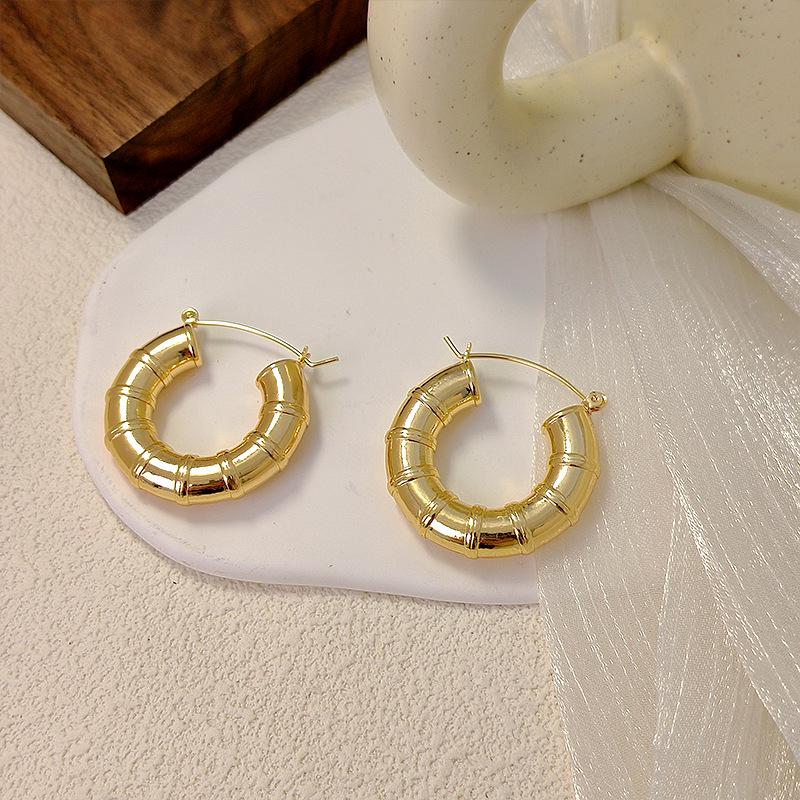 Vintage Cross-Border Fashion Stud Earrings: Unique Design for Women