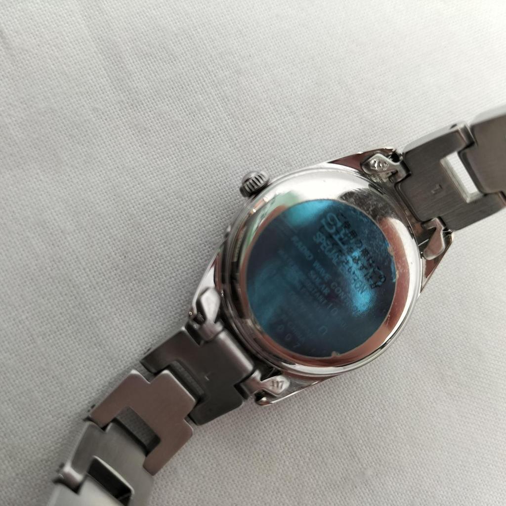 Used SEIKO 1B22-0BZ0 wristwatch (solar radio)