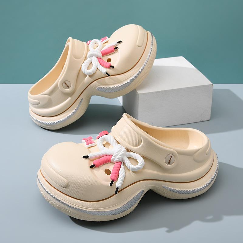 Spring and Summer New Fashion Thick-soled Smile Color Matching Women's Hole Shoes Wear Bag Head, DIY Cartoon Cool Slippers