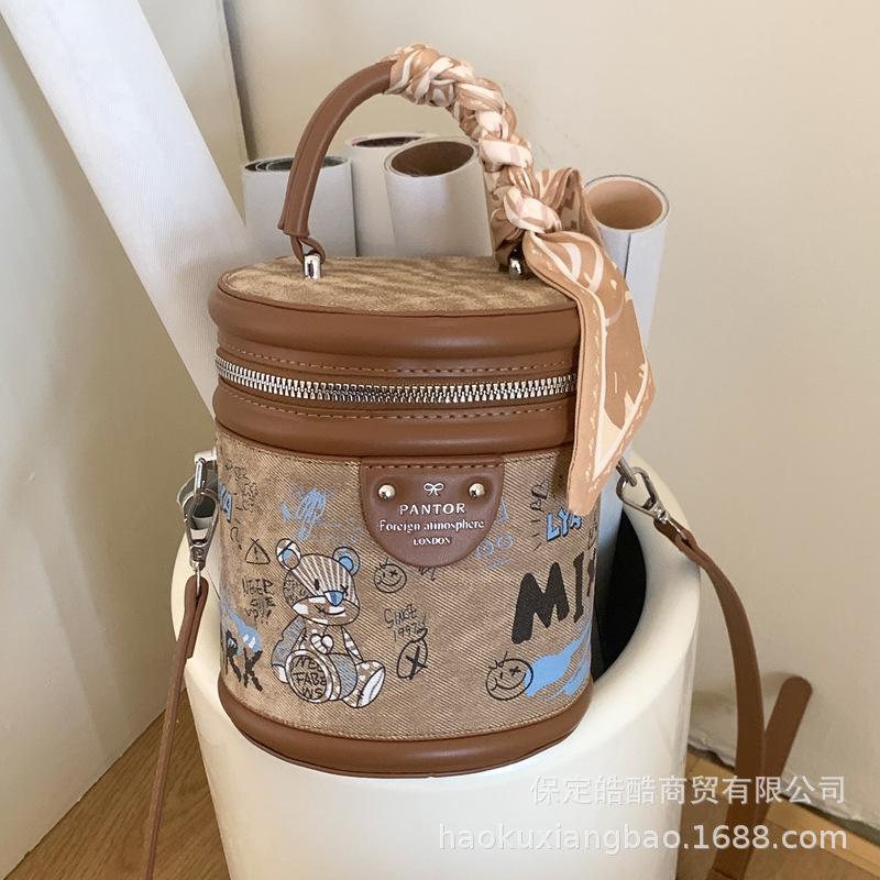 High sense niche mini bag women's summer 2025 new fashion messenger bag Korean version popular portable bucket bag