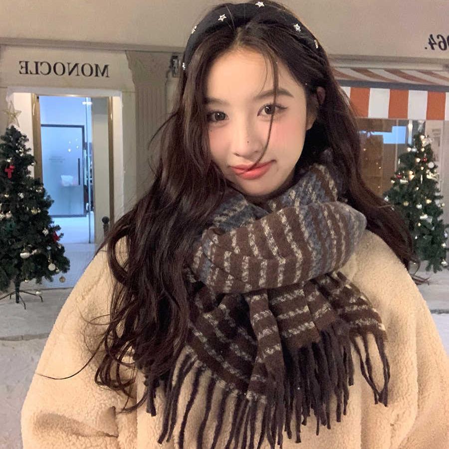 

Женский полосатый утолщенный шарф-манишка с бахромой, высококлассный темпераментный платок, студенческая модная универсальная теплая шаль One Size