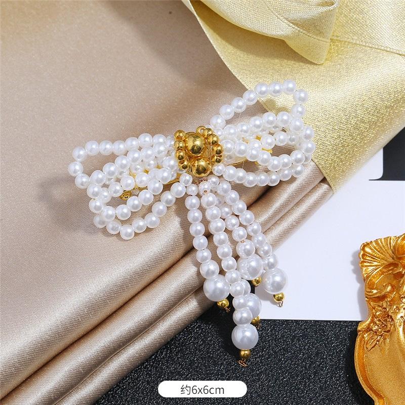 Europäische und koreanische Luxus-Persönlichkeit Flash Diamant Fransen Brosche Temperament vielseitig Perlen Corsage Reihe Diamant Anstecknadel Anzug Strickjacke Accessoires