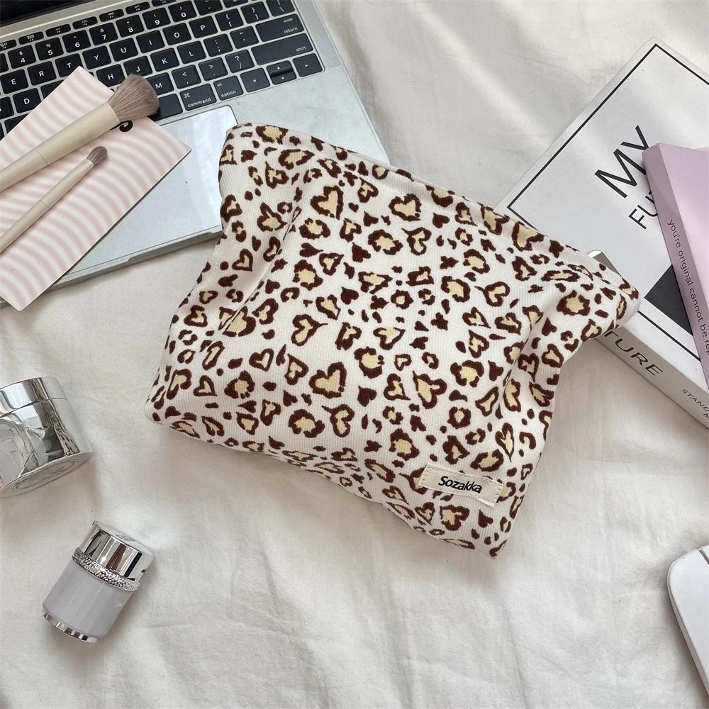 New Leopard Print Travel Cosmetic Lipstick Portable Storage Bag Women Makeup Handbags Cosmetic Organizer Pouch Clutch Hand Bags