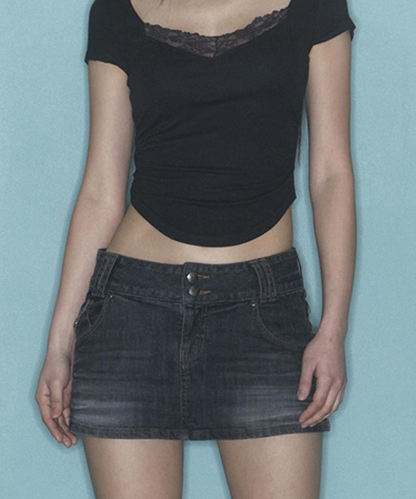 Peullijeunopallou Tommie Button Denim Skirt (Vintage Black)