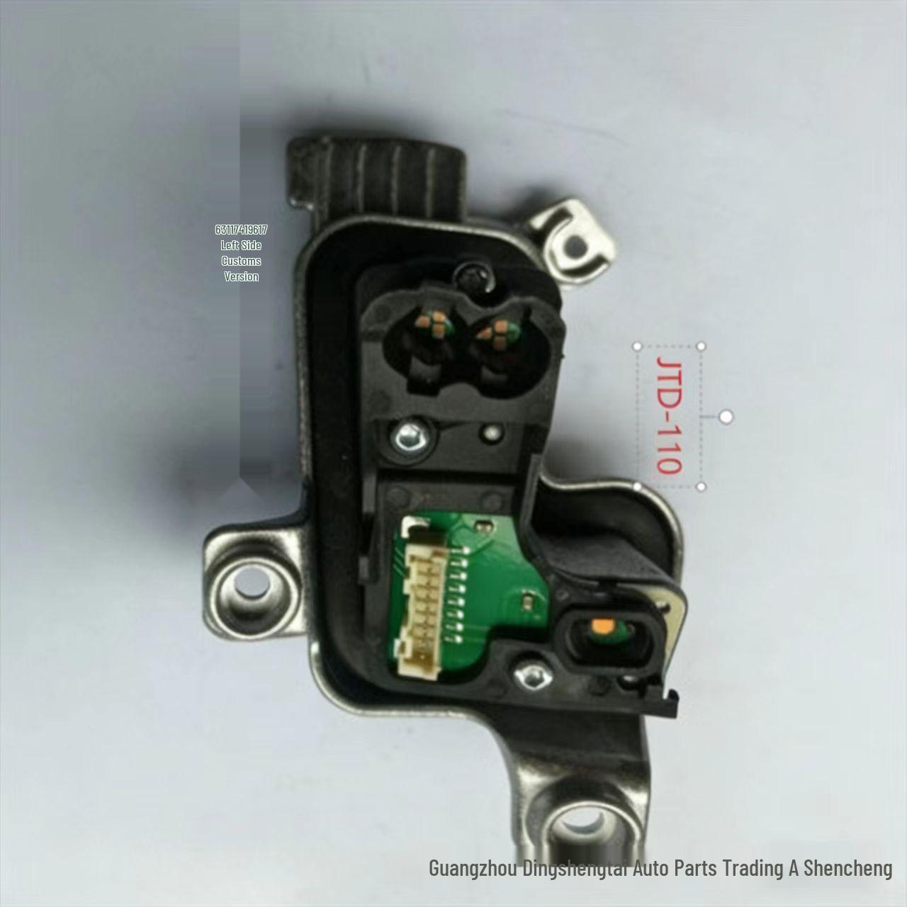 

Поворотник для фары BMW 3 серии F35/F30 LCI (Осталось: 63117419617, Правый: 618, спецификация США)