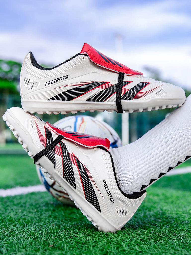 New Low-top Children's Football Shoes, Boys and Girls, Primary and Secondary School Students, Artificial Grass, Long Nails, Broken Nails