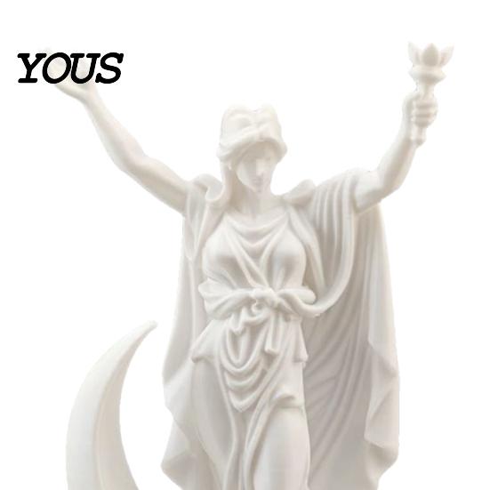 3D Carved Sculpture Printed Greek Goddess Figurine, Crescent Statue, Resin Small Decorative Statue Ornaments for Home Office Desktop Bookshelf