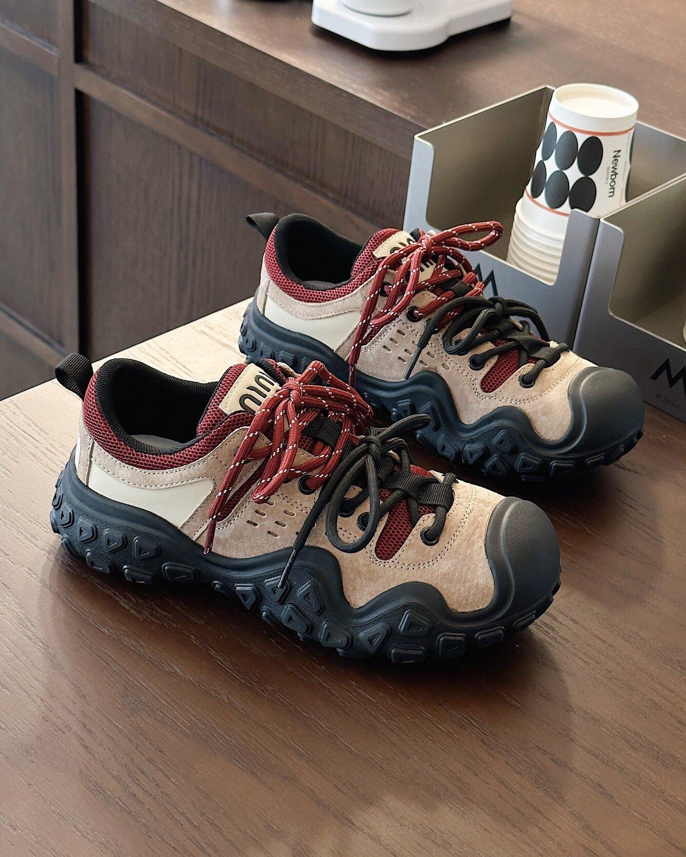 

2025 осень новые противоударные походные ботинки походные повседневные ботинки женские на платформе с увеличением высоты спортивные уличные уродливые милые папины кроссовки 40