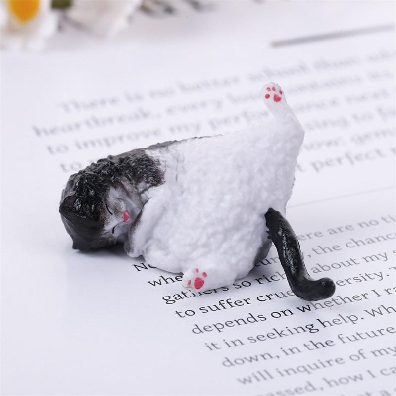Tiny Cats Sculpture Elegant Miniature Decors For Workspaces Shelf Display Pet Lover Gift Quality Resin Craft Figurine