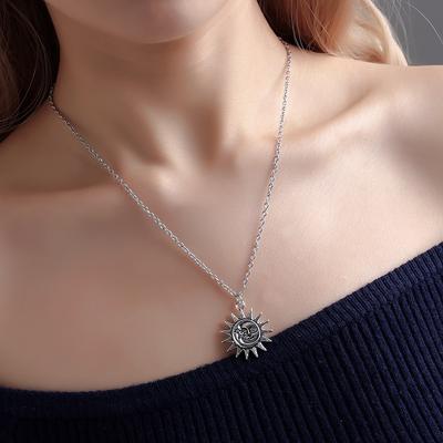 Retro Trend Golden Sun Necklace Creative Sun Moon Fit Necklace Female Clavicle Pendant Jewelry ADM
