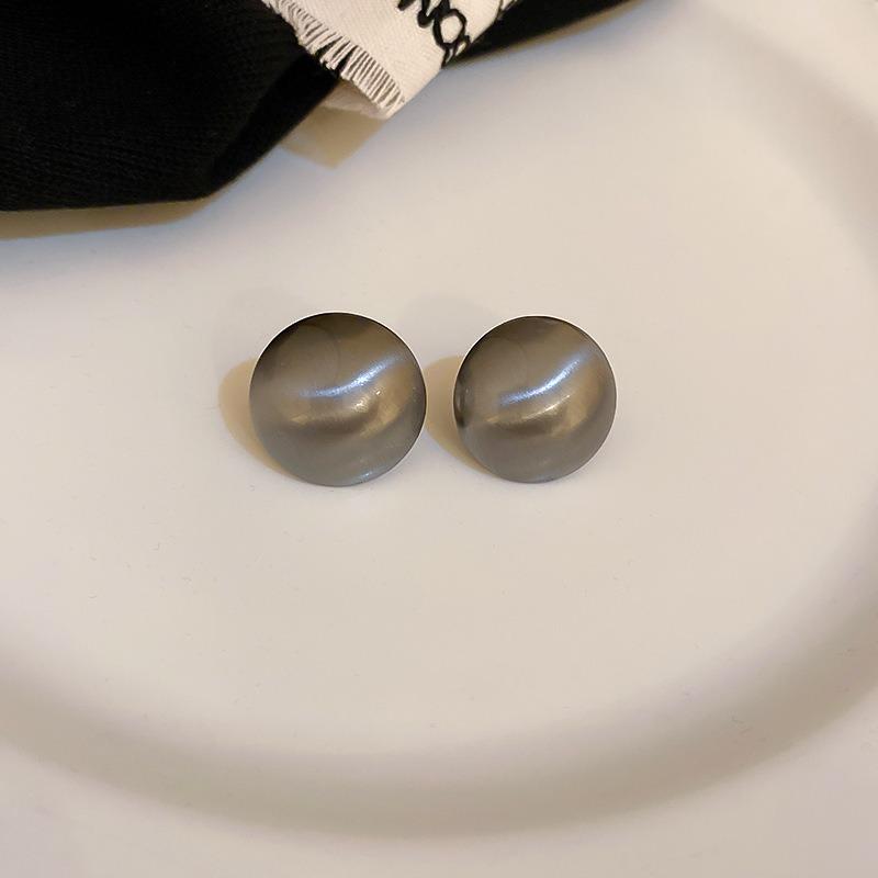 Silver needle hemisphere metal stud earrings Korea's new light luxury brushed design earrings fashion temperament earrings