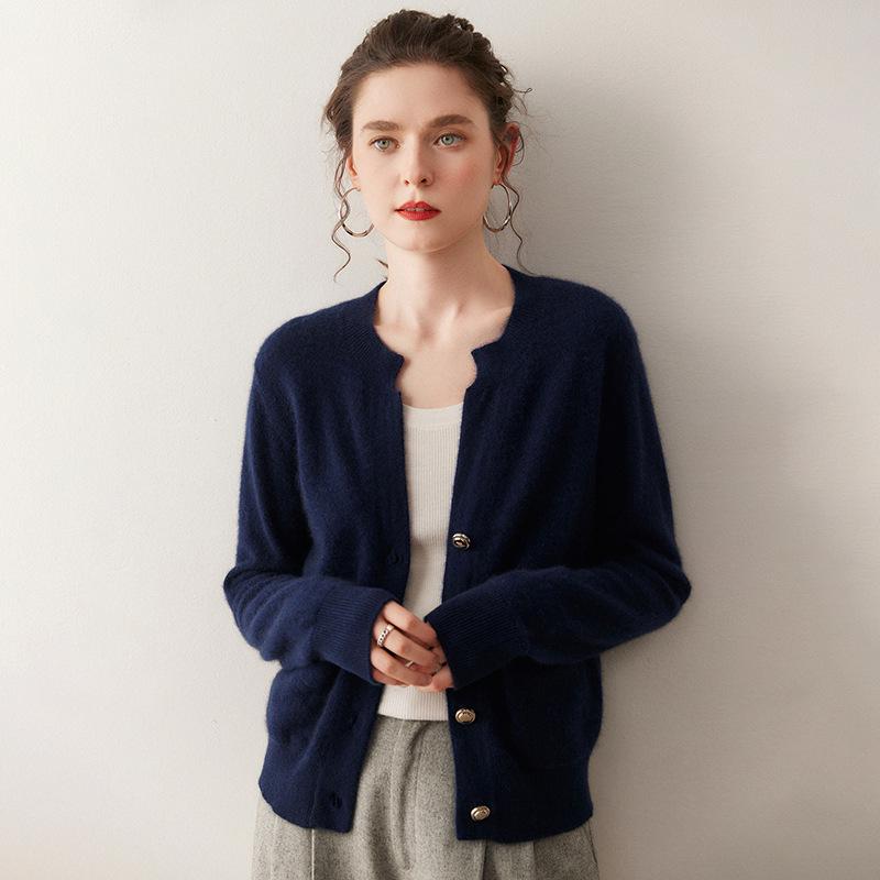 Round Neck Loose Cashmere Cardigan: Women's Long Sleeve Knit Sweater with Pockets - Autumn/Winter Outerwear.