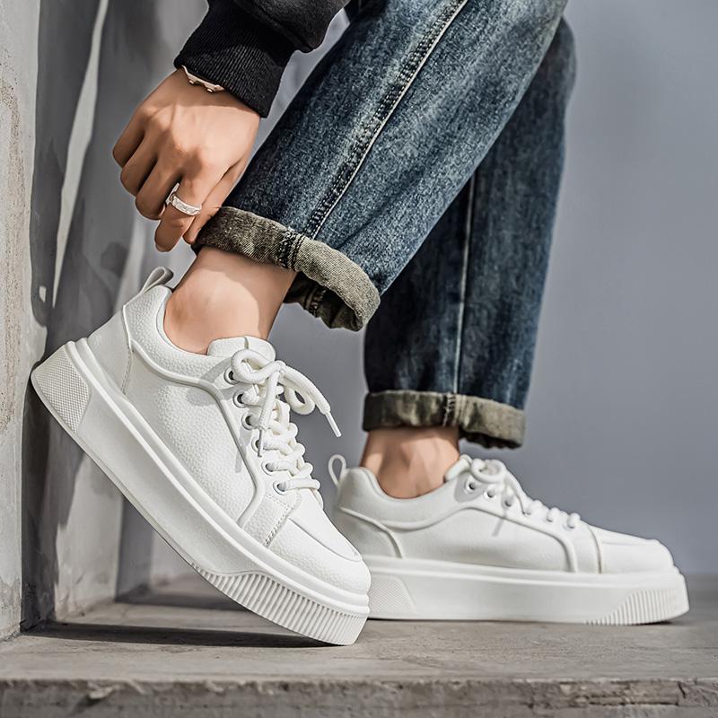 Men's Board Shoes Are Lightweight Fashionable Versatile Simple Casual and Sports Shoes with Anti Slip Properties