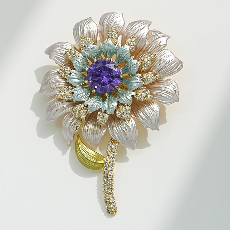 Sunflower Brooch, A High-end Feminine and Fashionable Accessory with A Light Luxury Design