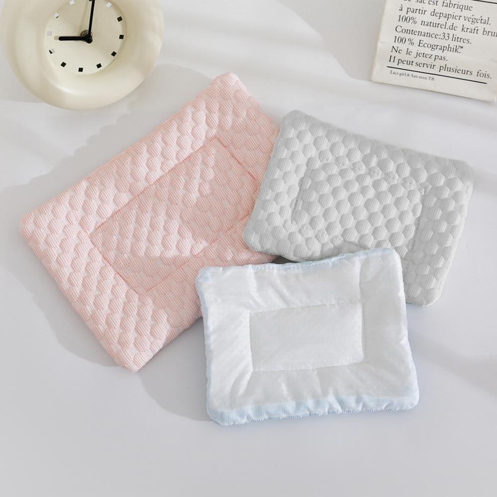 1 PC Summer Cooling Pet Mat Soft Breathable Self-Cooling Blanket Mat for Small Animal Hamster Guinea Pigs Chinchillas Rat Rabbit