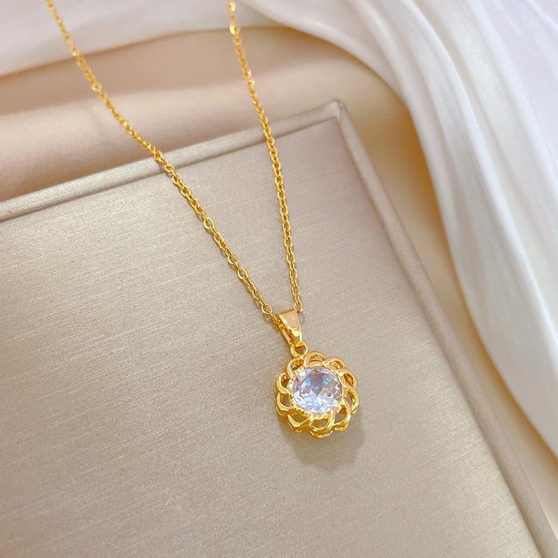 Titanium Steel Light Luxury Temperament Gorgeous Full Diamond Rotating Zircon Necklace Female Versatile Collarbone Chain Titanium Steel Chain