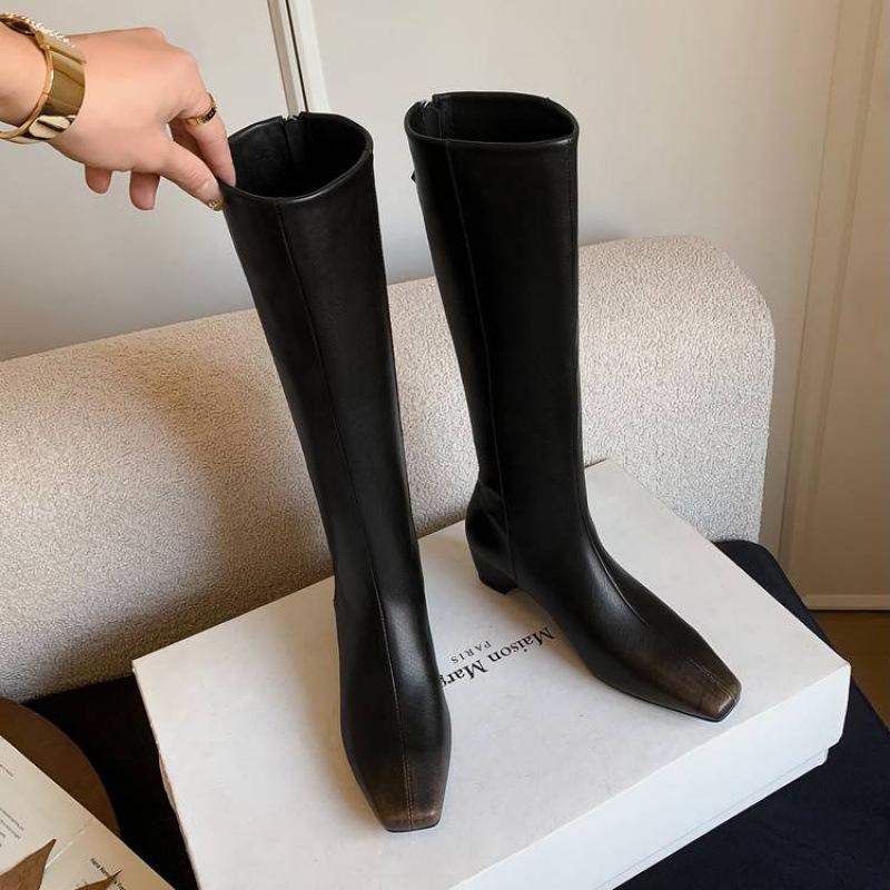 

Autumn and winter women s leather boots solid color leather large size fashion women s boots versatile cowhide zipper middle heel square head high b 39 чёрный