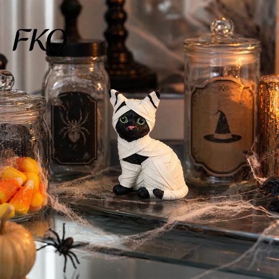 Horror-themed Decor Mummy Black Cat Resin Figurine, Halloween Kitten Statue with Big Eyes & Wrapped Bandages, Sculpture Cute Desk Shelf Ornament