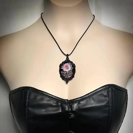 Collana Rosa Gotica Collana con Pendente Floreale Rosa Vintage in Vetro Gioiello Punk Oscuro Regalo per Donne Ragazzine