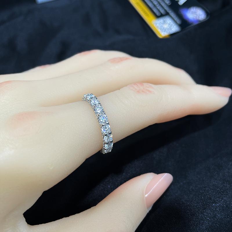 S925 Sterlingsilber Damen Moissanit Pavé Ring mit Diamantenreihe - Leichter Luxus Modering