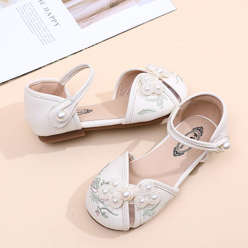 New style girls' Hanfu shoes, summer traditional Chinese sandals, children's shoes to match with horsehair skirts, Chinese embroidered shoes, ancient