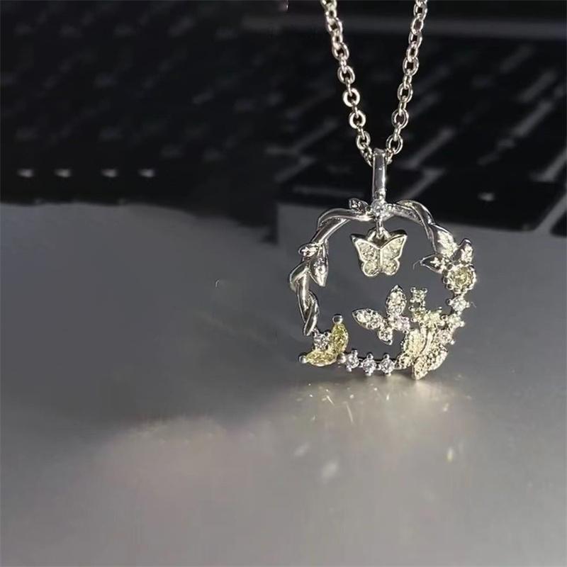 

Korean Fashion Sweet Lucky Love Heart Wreath Bow Necklace Ladies Jewelry Friendship Pendant Necklace Delicate Sweet Party Gift