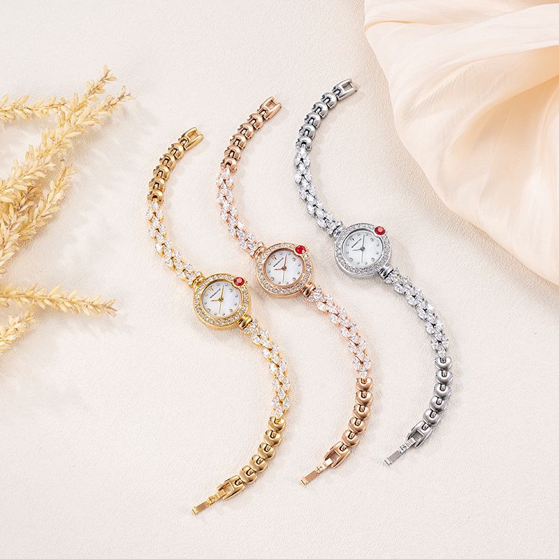 Full Diamond Bracelet Ladies Watch Fashion Fritillary Dial Temperament Fish Tail Zircon Quartz Bracelet Watch