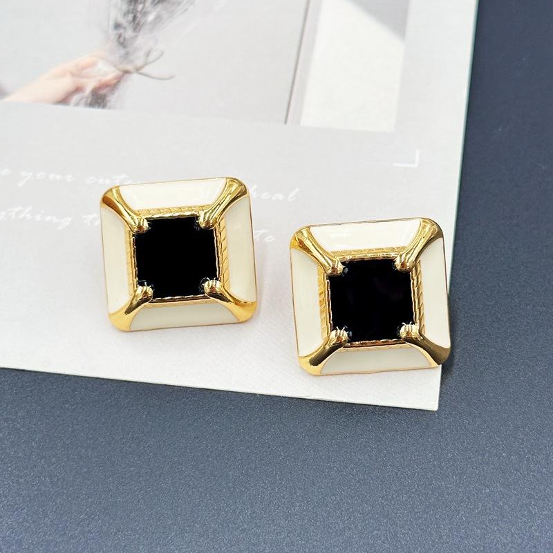 Premium Earrings Summer Women S Enamel Black And White Contrasting Earrings белый