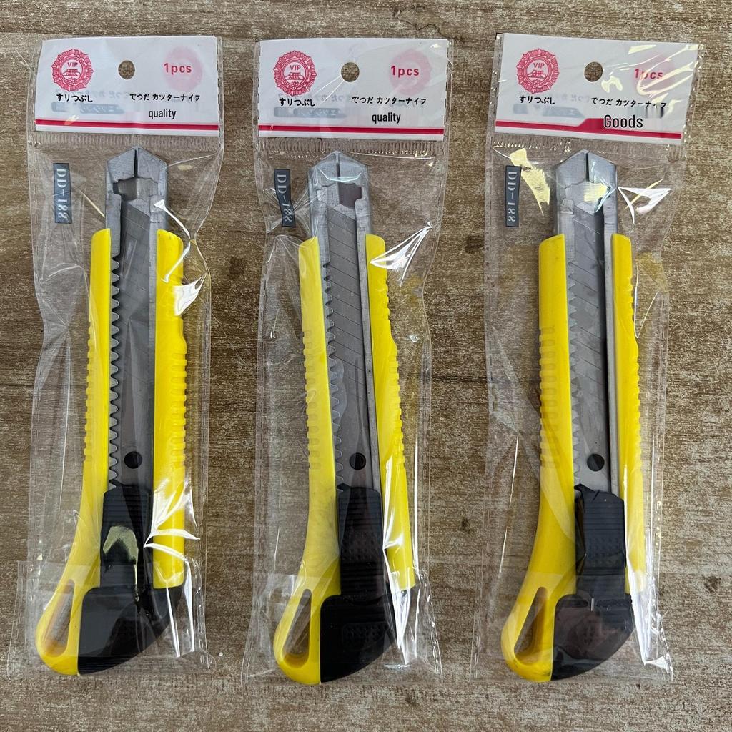 100 Large Utility Knives: Versatile Craft & Paper Cutters, Wallpaper & Express Knives