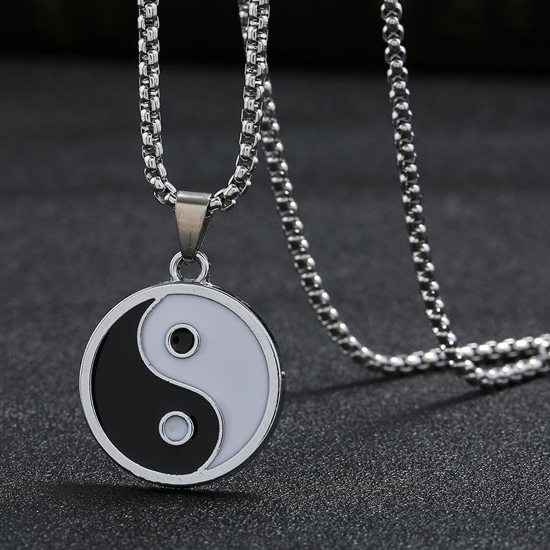 Creative gossip pendant decorative necklace men and women with the same chain popular hot-selling jewelry