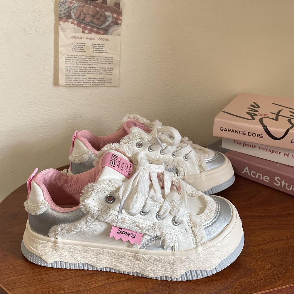 Tête ronde moche mignon poudre argentée semelle épaisse femmes été et automne surface en cuir décontracté niche bord brut chaussures de sport pour femmes