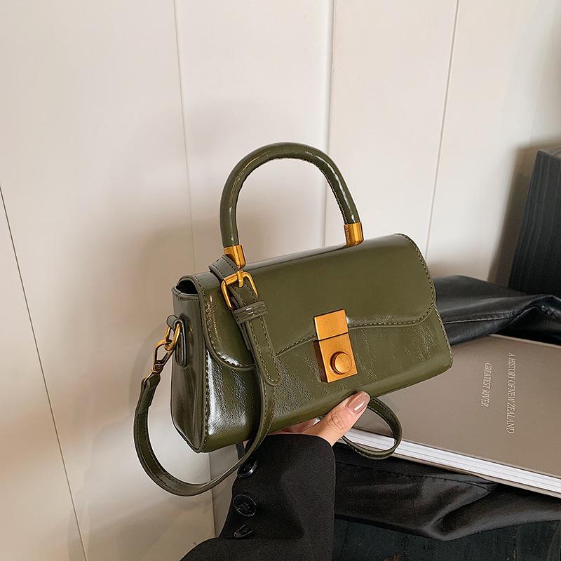 Small bag women's autumn and winter retro new versatile shoulder messenger bag portable work small bag