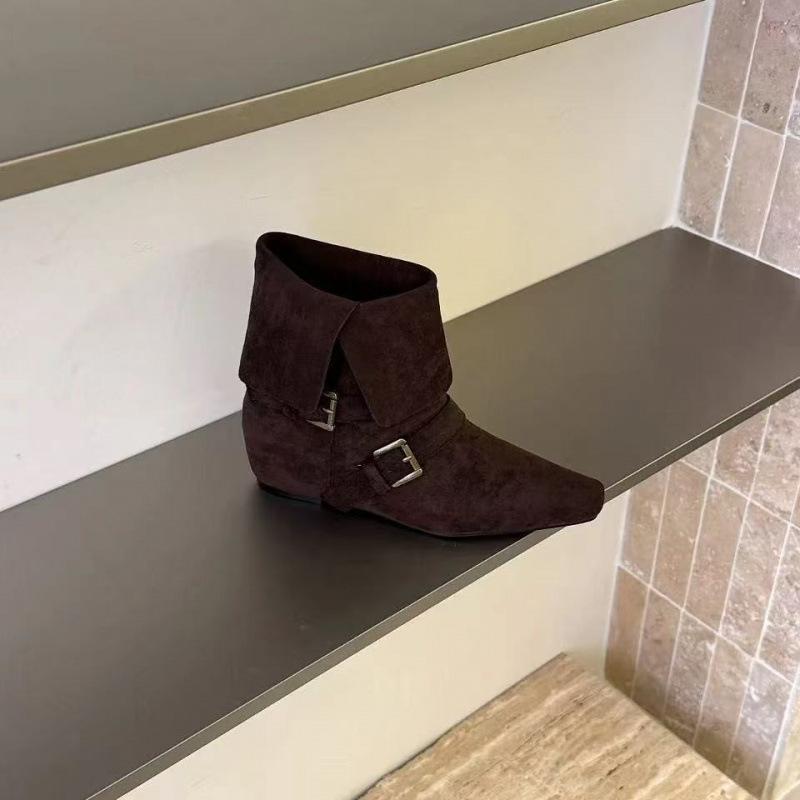 Inner Height Increase of 4cm~ Korean Version Retro Suede Square Head Short Boots for Women, New Buckles for Autumn and Winter, Two Short Boots Fo