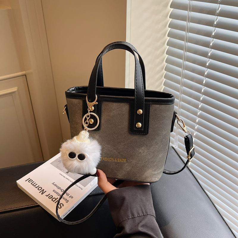 High-end Texture Niche Bag, New Women's Bag, Versatile Retro Shoulder Crossbody Bag, Fashionable Hand-held Bucket Bag
