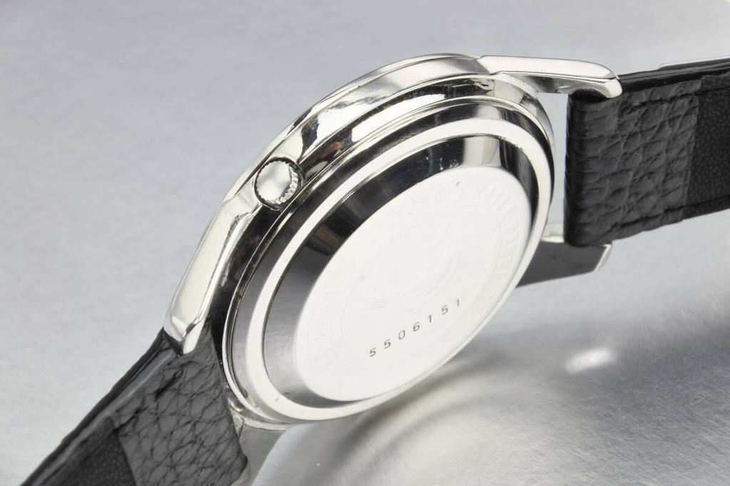 example of the same model number as the 1964 Tokyo 1965 SEIKO Sportsmatic Weekdater 26 Jewels Movement Automatic Wristwatch Rare Olympics Gold-tone