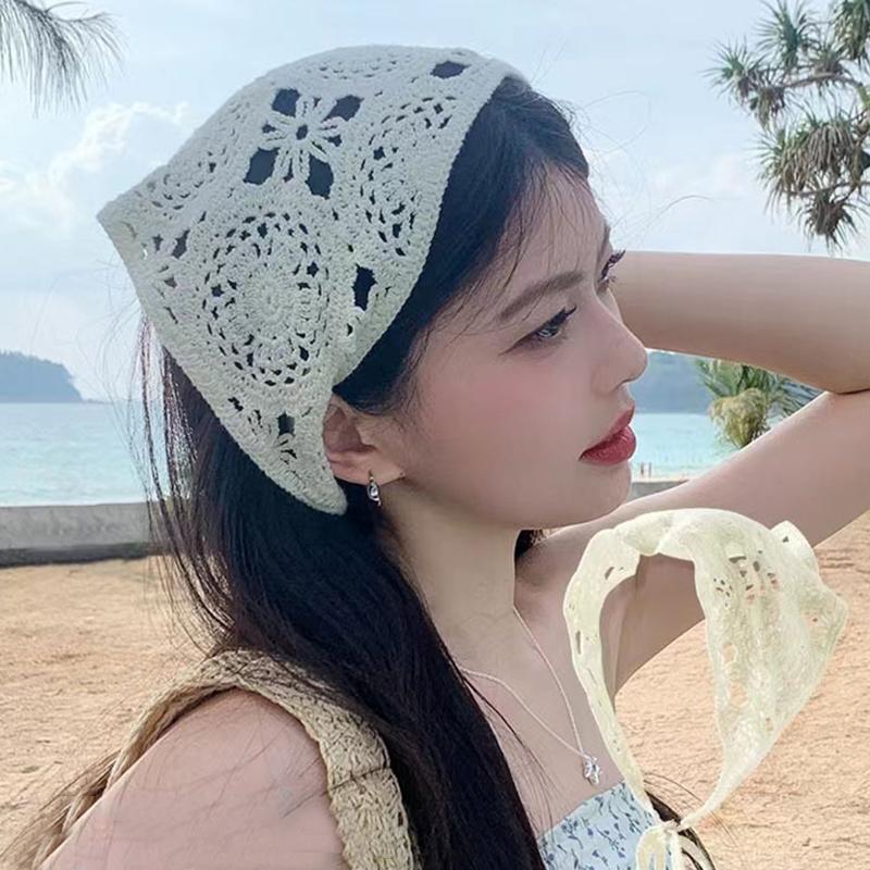 Retro Knitted Hollow Triangle Headband Daisy Strawberry Handmade Crochet Triangle Scarf Headgear Handmade Headscarf