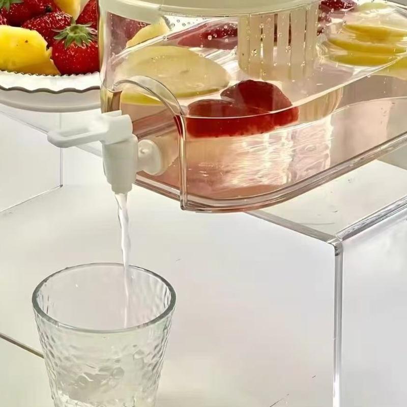 Portable Refrigerator Plastic Drink Dispenser With Tap Leak Proof Iced Beverage Container for Cocktails Juice Storage