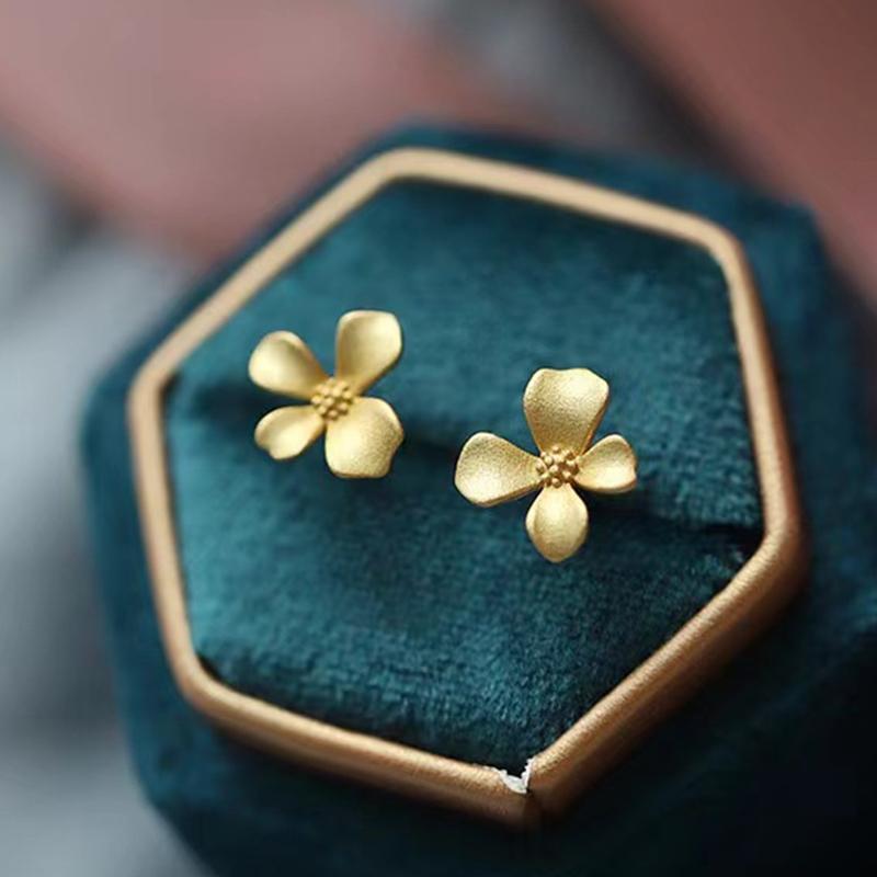 New Arrival Korean Sweet Small Fresh Color Love Heart Hoop Earrings For Women Fashion Elegant Metal Jewelry Party Gifts