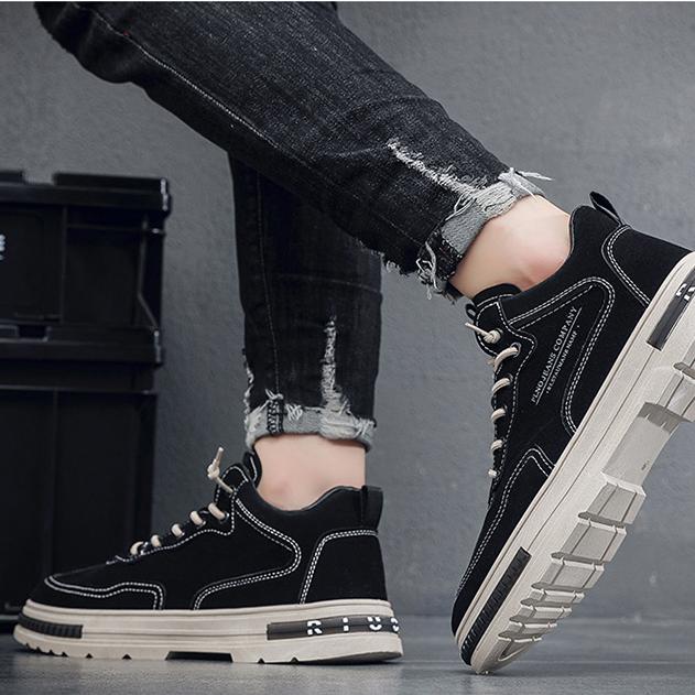 Men's Shoes 2024 Spring New Breathable Work Clothes Shoes Men's Trend Versatile Anti Slip Sports Casual Board Shoes Work Shoes