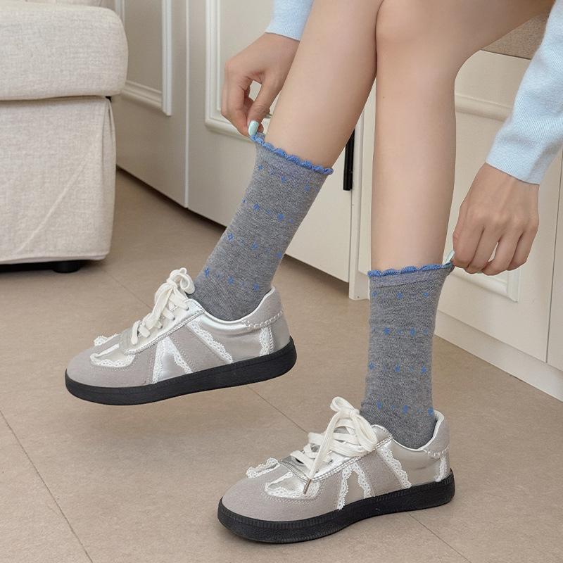 Female Autumn and Winter Thickened Warm Retro Floral Lace Wool Tube Pile Socks