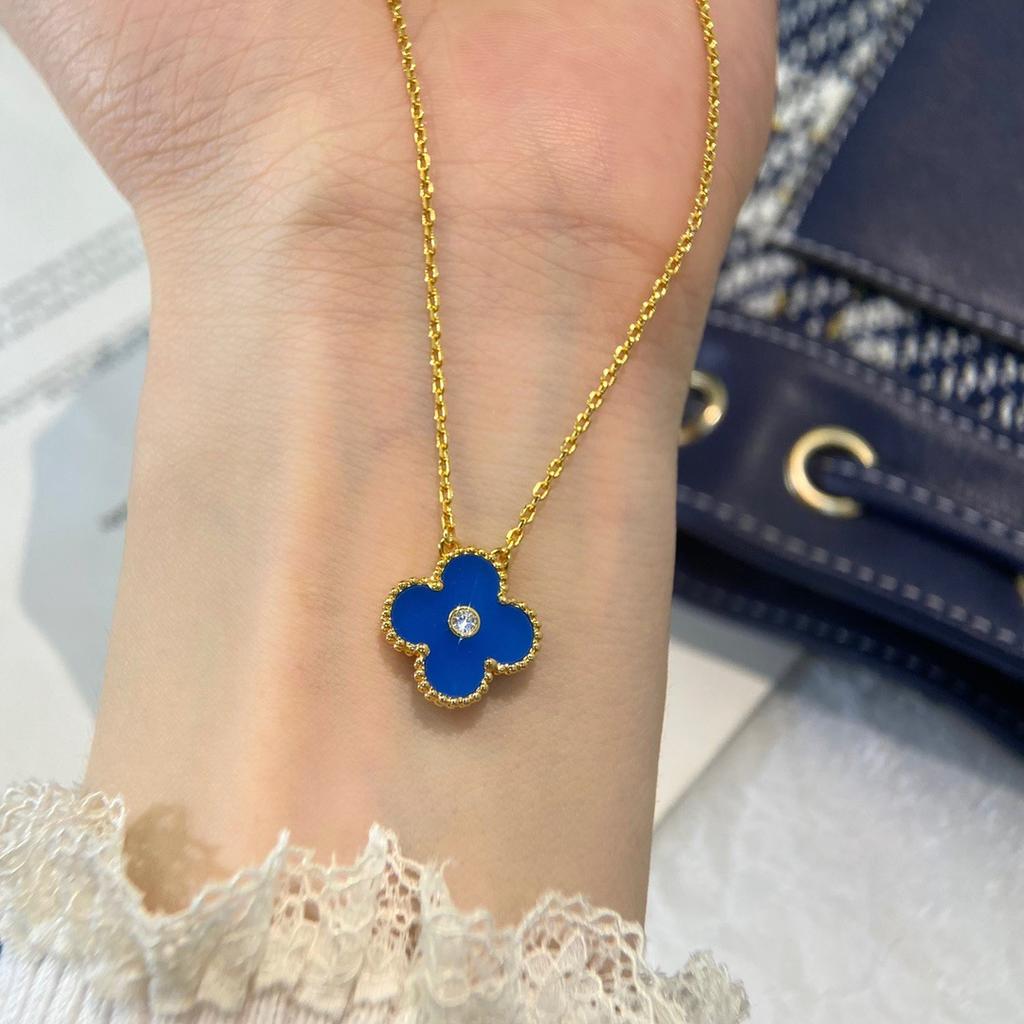 Single Flower Diamond Blue Chalcedony Necklace Female Sweet Niche High-end Light Luxury Versatile Collarbone Chain