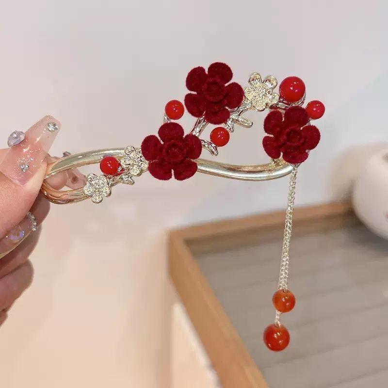 Antique Style Floral Clip Headband With A Straight Clip Hair Clip