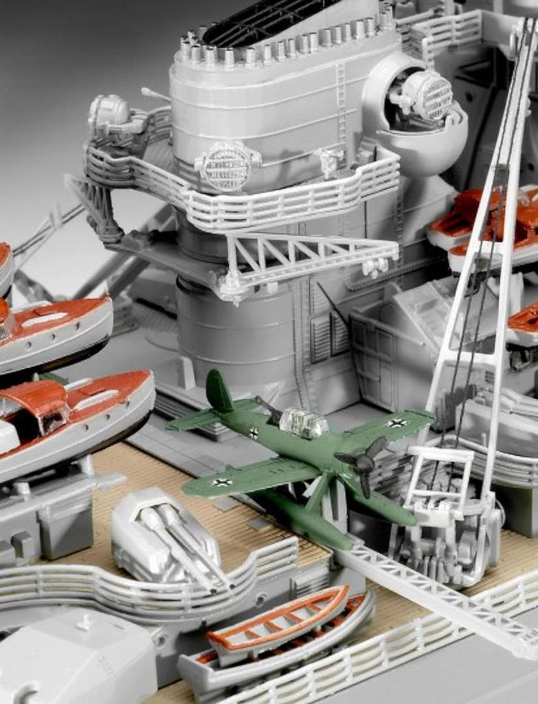 Revell 1/350 Deutsches Marine Schlachtschiff Bismarck Plastikmodell